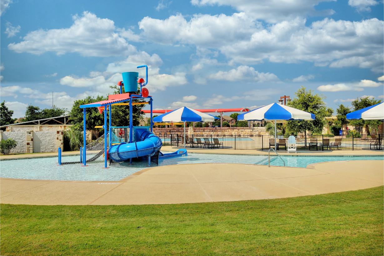 Waterslide and splash pad